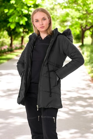 Kışlık Orta Boy Kürklü Kapüşonlu Su Geçirmez Rahat Kadın Şişme Mont Siyah