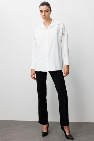 Moda İlgi Kadın Nakış Detaylı Oversize Gömlek 0095 Ekru Ekru