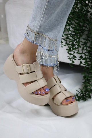 Asmi Shoes Kadın Mikeno Üç Biyeli Toka Detaylı Kalın Taban Ortopedik Terlik Bej Bej