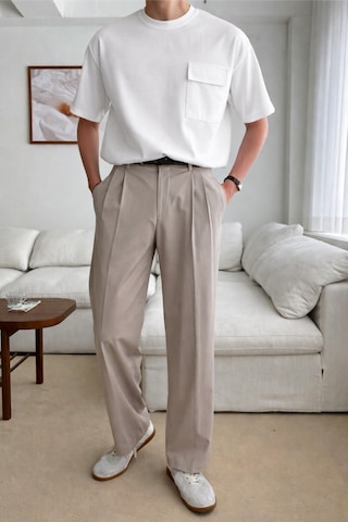 Tarz Cool Erkek Cepli Basic Tişört Oversize Modern Kesim Günlük Şık Stil Beyaz