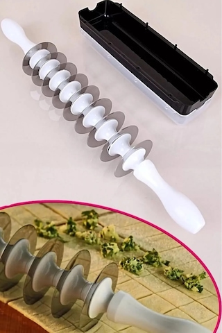 Rotanev 9 Çelik Bıçaklı Mantımatik Mantı Kesici Merdane Pratik Mantı Kesme Aparatı Beyaz - Siyah