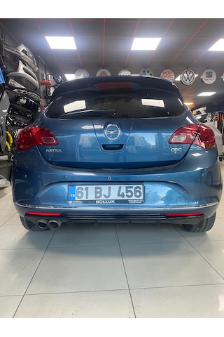 Opel Astra J Makyajlı Kasa Hb Uyumlu Arka Difüzör Plastik Parlak Siyah
