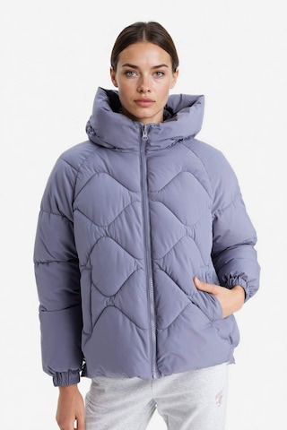 Defacto Defactofit Su İtici Oversize Fit Geniş Kalıp Kapüşonlu Fermuarlı Cepli Şişme Mont E9260ax25aupr492 Mor-pr492