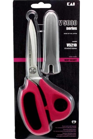 Kai V5210 Kılıflı Pembe Plastik Saplı Kumaş Kesim Makası 21 Cm