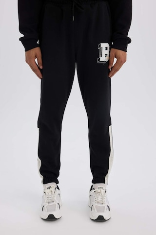 DeFactoFit NBA Boston Celtics Jogger Eşofman Altı Standart Fit Beli Bağcıklı Cepli Lastikli Paça D1562AX24WNBK81 Siyah