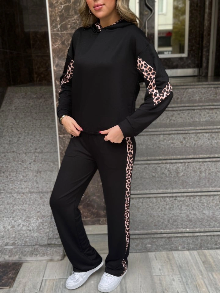 Sidelya Concept Kadın Kapüşonlu Leopar Detay Sweat Ve Yüksek Bel Yanları Leopar Şeritli Bol Paça Pantolon Ikili Takım Siyah