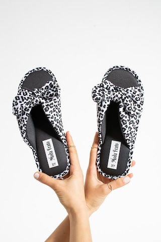 Modafrato Frezya Kadın Terlik Dış Mekan Ve Ev Terliği Havuz Plaj Terliği Siyah - Beyaz