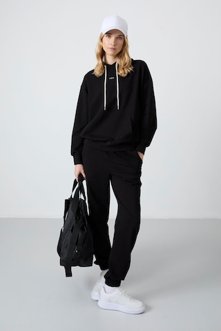Tommy Life Siyah Kapüşonlu Kanguru Cep Oversize Lastik Paça Kadın Eşofman Takımı - 95288 Siyah