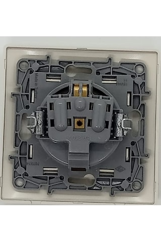 Legrand Salbeı Topraklı Priz Krem 10 Lu Paket Çerçeveli