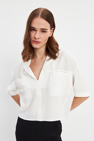 Stella Pulvis Beyaz Kısa Kol Cepli Bluz