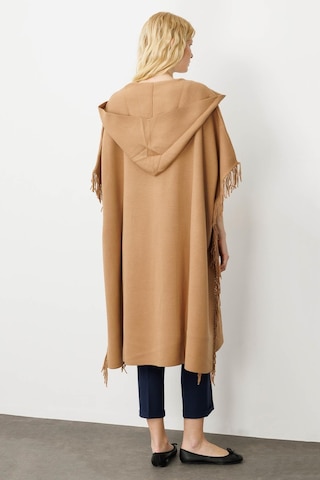 Kadın Omuzu Aplikeli Yanı Püsküllü Panço Camel Camel
