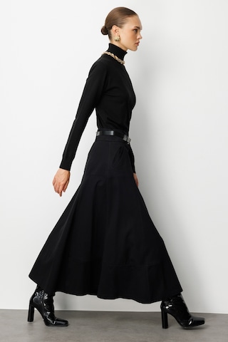 Mizalle Siyah A Kesim Kemerli Kalın Volanlı Maksi Etek Siyah