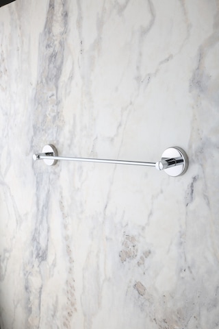 Alper Banyo Krom 3'Lü Banyo Seti, Düz Havluluk, Kapaklı Kağıtlık Ve Bornoz Askısı