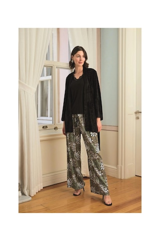 İlk El Grup Herşeytrend Çiçek Yaprak Ve Etnik Desenli Dantelli 3lü Pijama Takımı XL