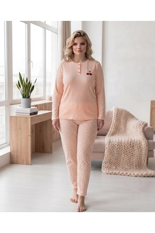 Eyfuze Kadın Kışlık Büyük Beden Curve Nakışlı Desenli Yakası Düğmeli Uzun Kollu Pijama Takımı Somon
