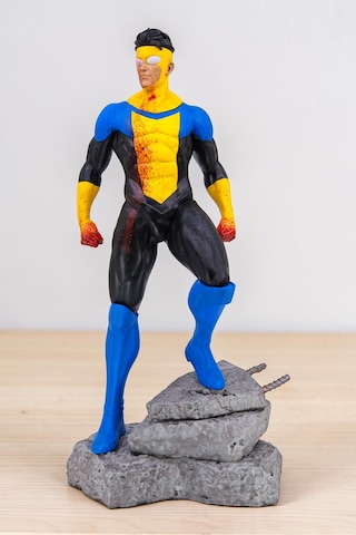 Invincible - Dev Figür 46 Cm - Mark Grayson Figür - Limited Edition
