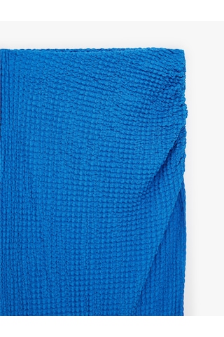 Koton Bürümcük Kumaş Drape Detaylı Dokulu Midi Kobalt Mavi Kalem Etek Mavi 6sak10005uk
