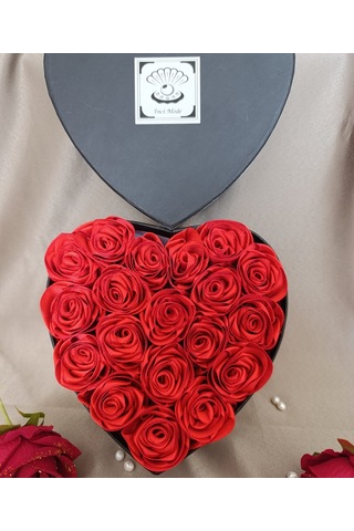 Kutuda Solmayan Güller Sevgiliye Anneye 19 Adet Yapay Gül Kırmızı Dekorasyon Hediyelik Siyah Kutu Gü