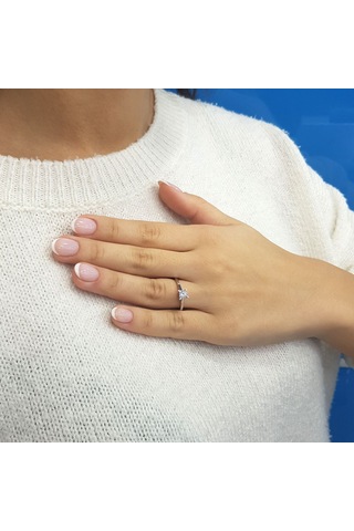 Lova E Renk 0,30 Karat Pırlanta Tektaş Yüzük - HRD Sertifikalı