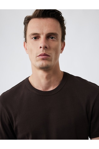 Koton Kısa Kollu Bisiklet Yaka Pamuklu Tok Kumaş Basic Dar Kalıp Tişört Kahverengi 6wam10086hk Kahve