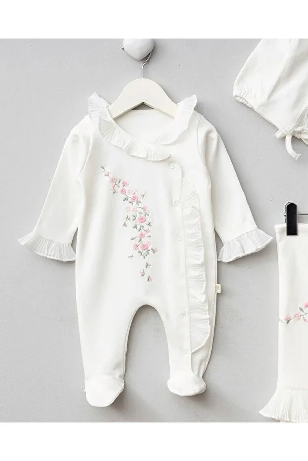 Momercy Çiçek Nakışlı Kız Bebek Tulumlu Battaniyeli 3'lü Set Hastane Çıkışı - Ekru Beyaz
