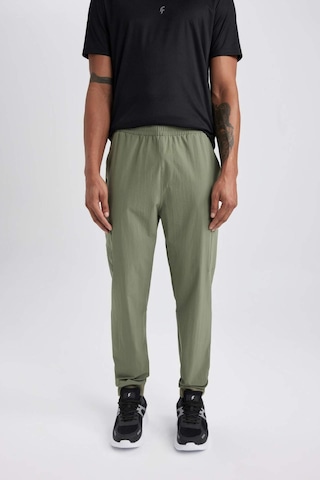 DeFactoFit Sporcu Jogger Eşofman Altı Standart Fit Kargo Cepli Dokuma Beli Paçası Lastikli B2779AX23AUKH109