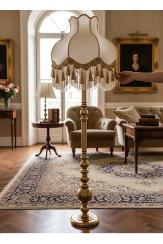 Beyaz Kadife Gold Saçaklı Başlık Gold Ahşap Ayaklı Lambader Vintage Model 170x50cm