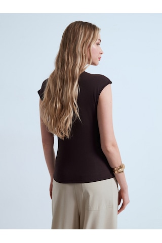 Dilvin 32901 Aksesuar Detaylı T-shirt-koyu Kahve