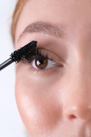 Alix Avien Dolgun Kirpik Etkili Topaklanmayan Kıvrımlar Ekstra Hacimli Siyah Maskara Lash Performer Mascara