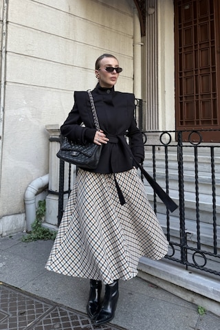 Bej Vatkalı Kuşaklı Kaşe Ceket - 1001 Siyah