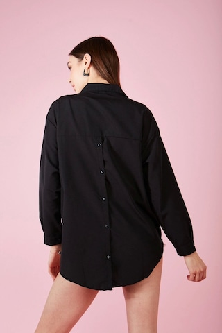 Meecy Kadın Siyah Arkası Düğmeli Oversize Poplin Gömlek Siyah SİYAH