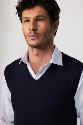 Tudors Slim Fit Dar Kesim V Yaka Kendinden Desenli Lacivert Erkek Süveter-29999 Lacivert