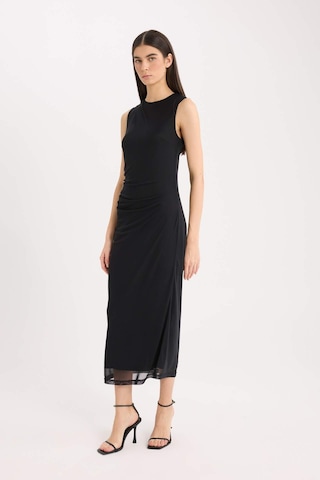DeFacto Bodycon Vücudu Saran Yuvarlak Yaka Basic Düz Tül Kolsuz Midi Abiye Elbise D8036AX25SPBK81