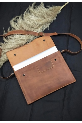 Hakiki Dana Derisi Laptop Çantası, El Tutmalı Ve Omuz Askılı, Crazy Taba Rengi, 13-14 Inç, El Dikişli
