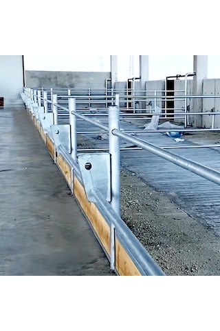 Eşref Şekerli Tasarımı Pratik Yemlik Aparatı Yem Kilidi