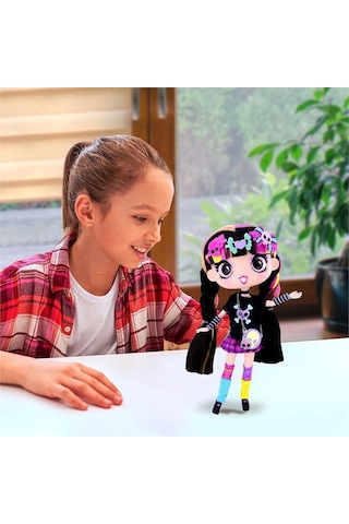 Fashion Decora Girlz Sürpriz Aksesuarlı Eklem Bükülebilir Oyuncak Bebek - Çıkartma Ve Stil Seti