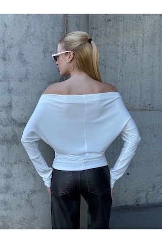 Kadın Kayık Yaka Full Esnek Asimetrik Kesim Comfort Spor Şık Tasarım Yumoş Bluz Beyaz