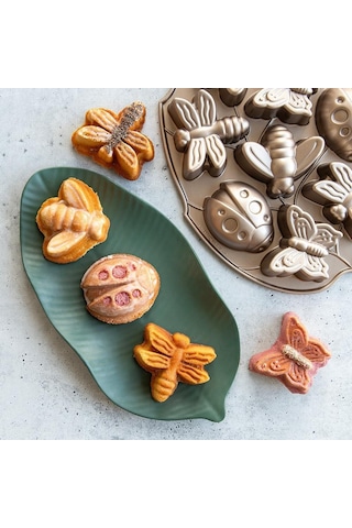 Nordicware Uğur Böceği Kek Kalıbı Renkli