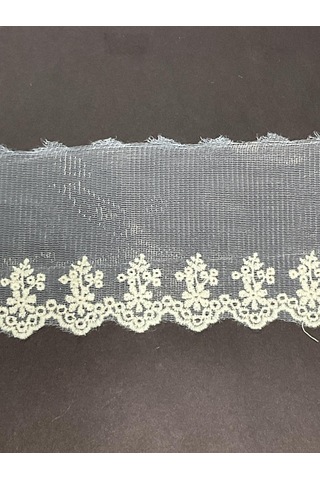 Tül Üzerine İşli Uçları Pamuklu Dantel / 1 Metre