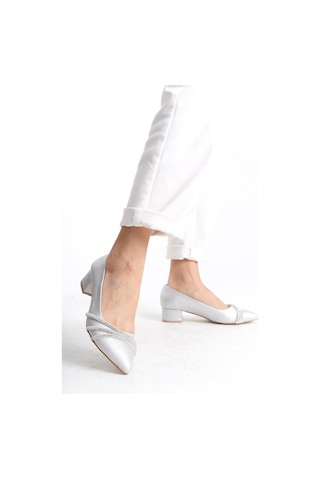 Büyük Numara Kadın Topuklu Üç Şerit Taşlı Günlük Ayakkabı 001