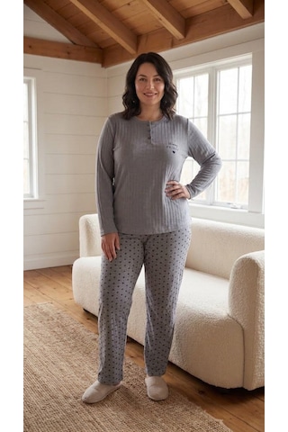 Eyfuze Kadın Kışlık Büyük Beden Desenli Yakası Düğmeli Uzun Kollu Pijama Takımı Antrasit - Gri