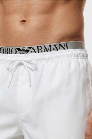 Emporio Armani Erkek Deniz Şortu Em000686 Af20432 U0002 Beyaz