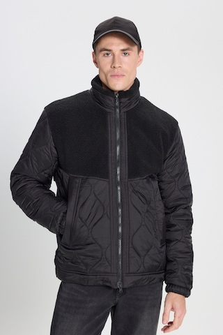 Wrangler Regular Fit Normal Kesim Sherpa Detaylı Siyah Kapitone Mont W242644001 Siyah