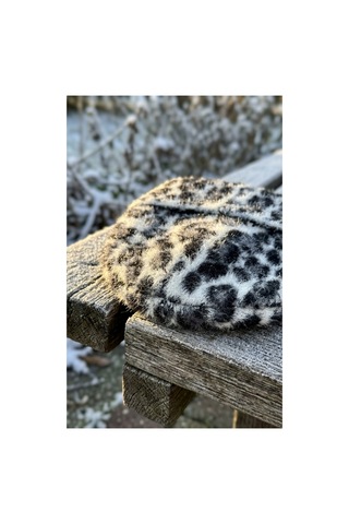Emybox Desenli Shaggy İplik Yumuşak Dokulu Peluş Kadın Bere - Kışlık Soft Siyah Beyaz Leopar