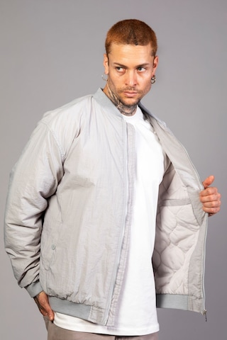 Gri Regular Fit /krinkıl Kumaş İçi Kapitone Pilot Erkek Ceket... Gri