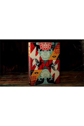 Theory11 Obey Collage Edition Premium Oyun Kağıdı Limited Edition Koleksiyonluk İskambil Kartları