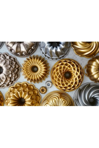 Bundt: 120 Recipes For Every Occasion, From Everyday Bakes To Fabulous Celebration Cakes