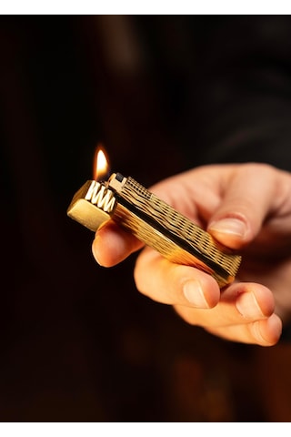Caka Petra Serisi Benzinli Pirinç Çakmak - Petra Titan Gold Signature Sarı