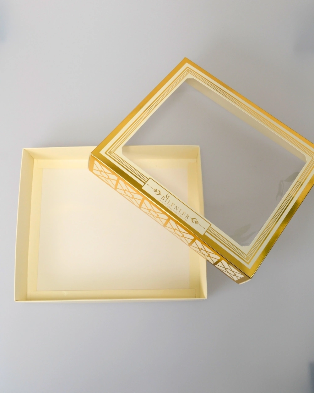 Asetat Pencere Kapaklı Hediye Kutusu Küçük Boy 21x25x5 Cm Sunum Kutusu