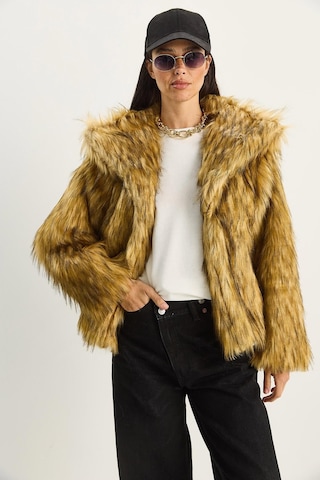 Shade Kadın Geniş Yakalı Astarlı Kısa Premium Suni Kürk Ceket 2770 60261574 - Camel-siyah